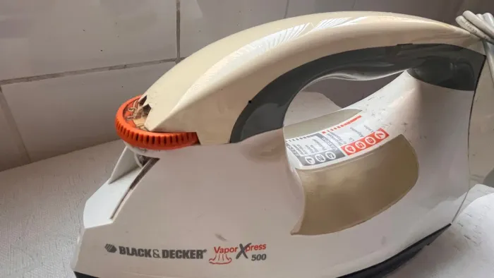 Vendo ferro a vapor marca black&decker 