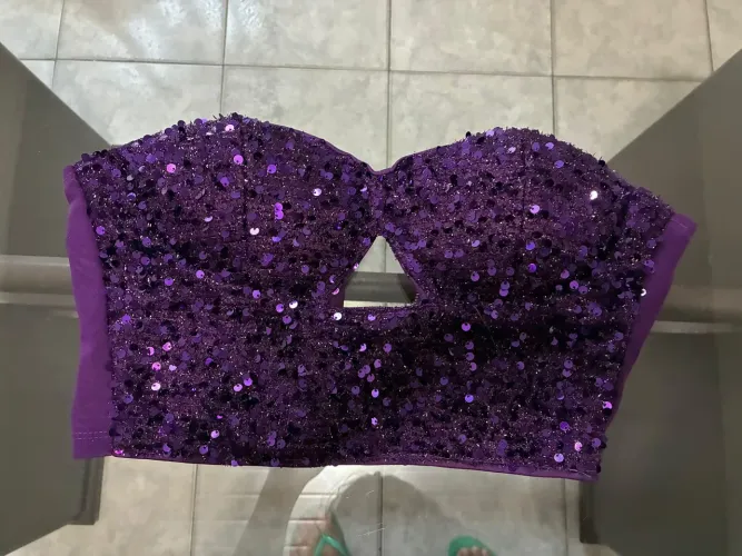 Cropped roxo de paetês