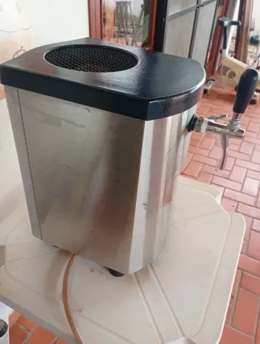 Chopeira elétrica 1 saída 30 litros/hora Inox Memo + válvula extratora e mangueira