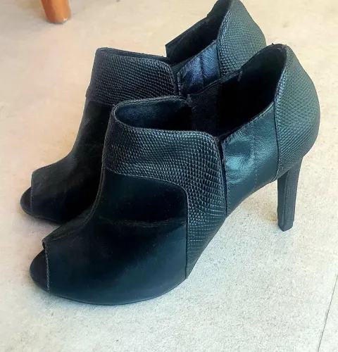 Ankle boot em Couro 37