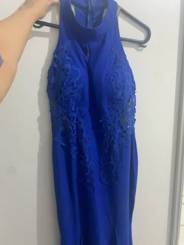 Vestido Longo Azul Royal com Detalhes em Renda