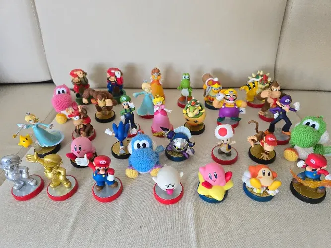 Lote com 31 Amiibos Nintendo originais - Mario, Kirby, Donkey Kong, Yoshi e mais!