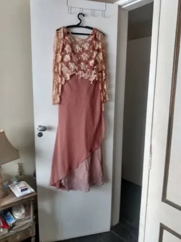 Vestido de renda elegante rosado