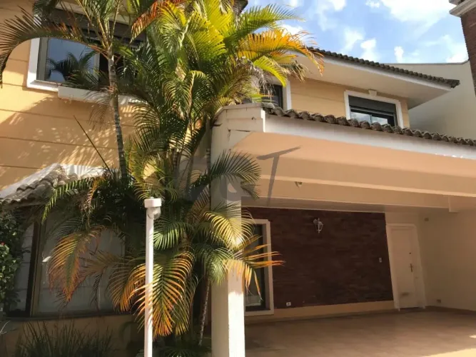 Casa de Condomínio - 4 Dormitórios (2 Suítes) à Venda na Granja Julieta - São Paulo/SP