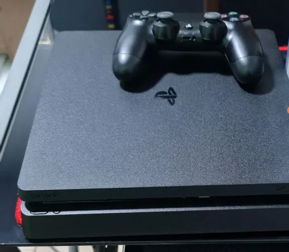 Playstation 4 Slim 500GB controle pego iPhone 