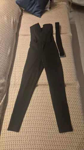 Macacão feminino preto