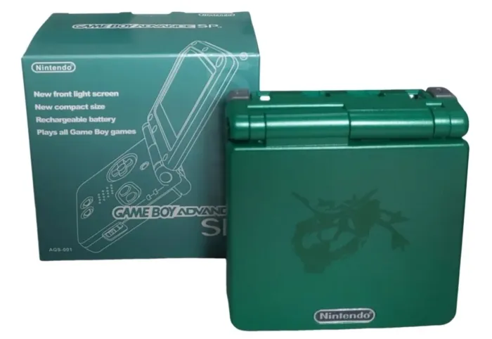 Nintendo Game Boy SP Pokemon Emerald 