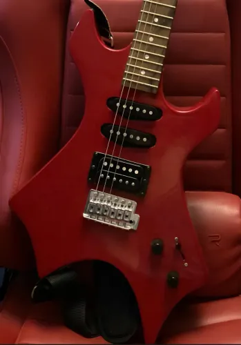 Guitarra Warlock Red com captadores Humbucking