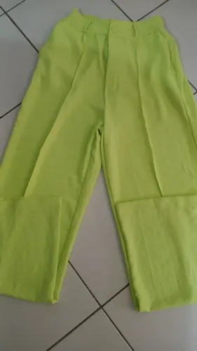 linda pantalona verde limão