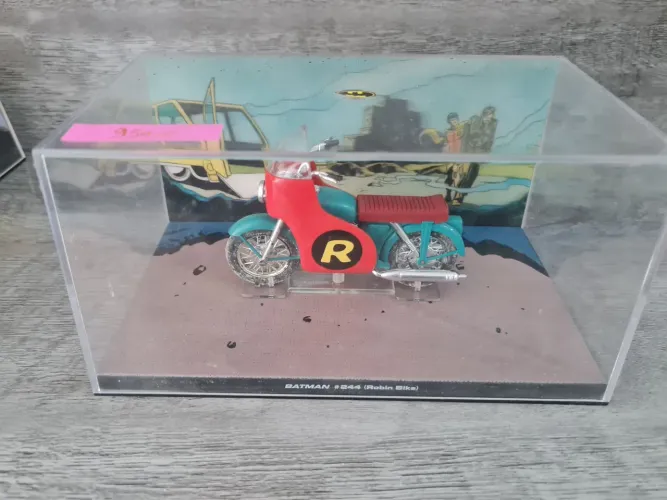 Miniaturas batmóveis/batmóvel - Moto Robin - Eaglemoss