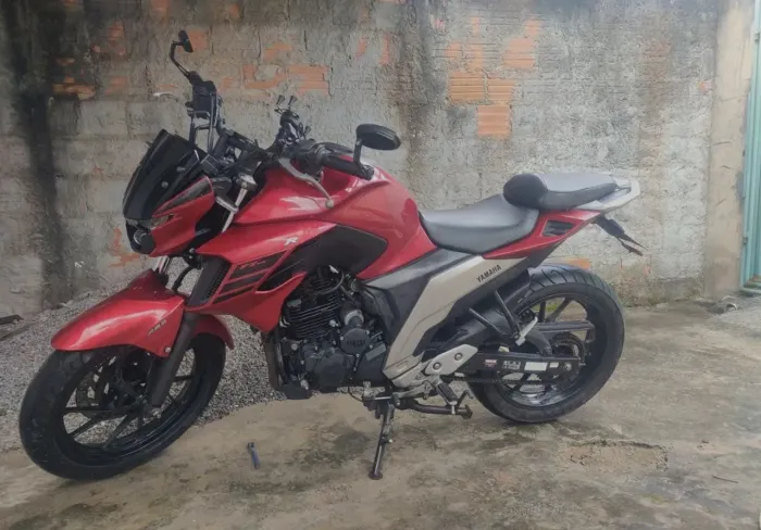 Moto Yamaha Fazer 250 vendo ou troco!