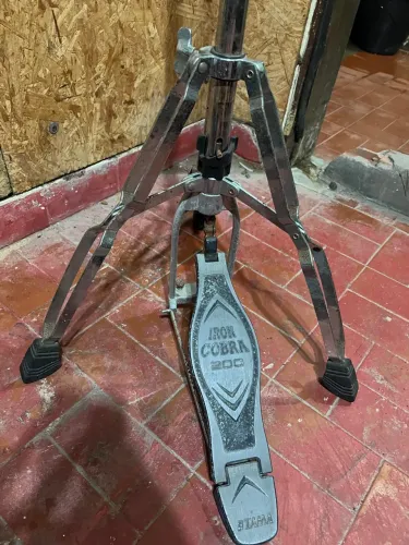 Máquina de hit hat tama ironia cobra 