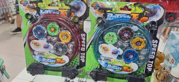Beyblade Metálica com Arena