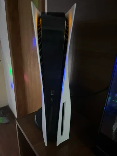 PlayStation 5 Fat 825GB, 2 controles, seminovo com NF