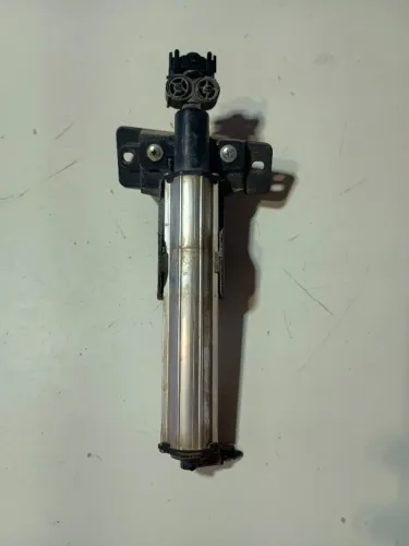 ESGUICHO LIMPADOR FAROL LADO ESQUERDO PEUGEOT 408 2012 2013 2014