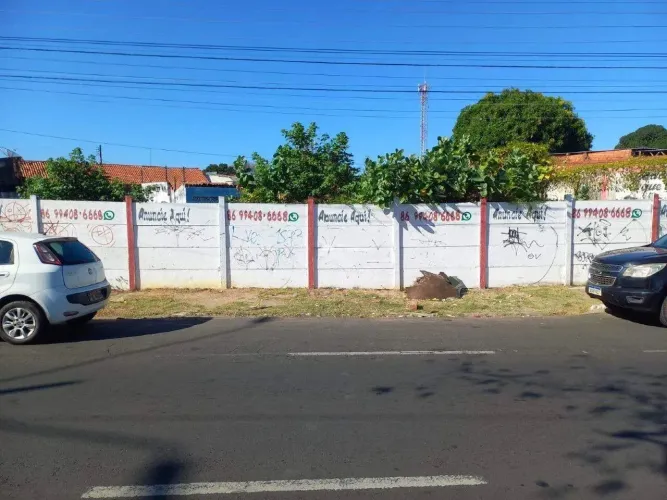TERRENO À VENDA NA AVENIDA MIGUEL ROSA