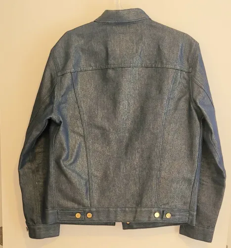 Jaqueta jeans com dourado levis
