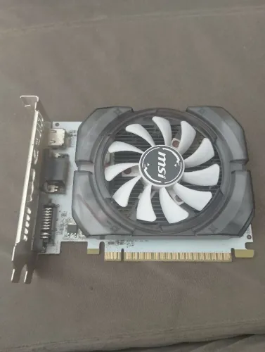 Vendo ou troco por monitor com HDMI