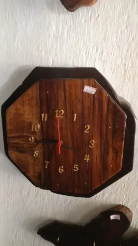 Relógio de Parede em Madeira Maciça