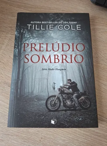 Livro Prelúdio Sombrio - Tillie Cole - Ed. The Giftbox