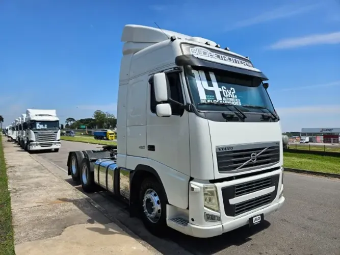 Volvo FH 460 6x2 Globetrotter Teto Alto Automático Mola Ano 2014 Ar Condicionado 