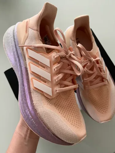 Tênis Adidas Ultraboost 5 tamanho 37 e 38