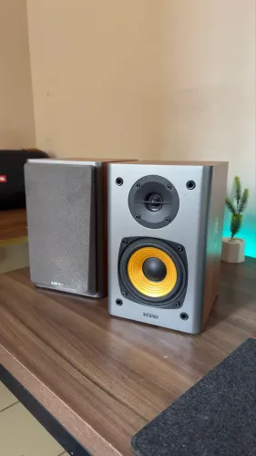 Monitores de áudio Edifier R1000T4