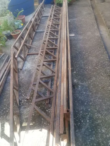 Vendo, treliça, mão francesa e tubos