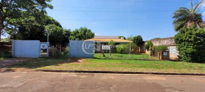 Alugo casa na Vila Albuquerque