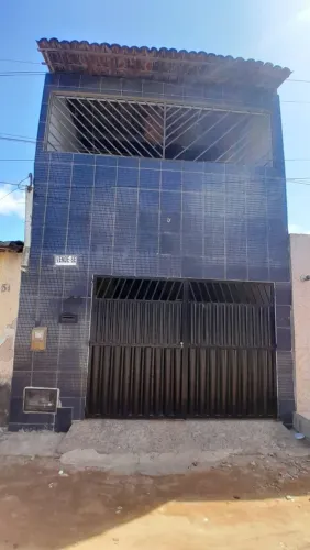 VENDO CASA OU TROCO EM MOTO OU (CARRO DE 30 MIL A BAIXO).