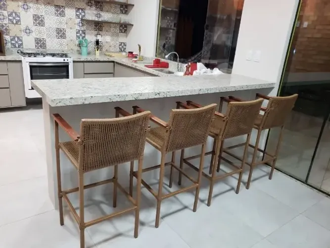 BANQUETA ALTA DE CORDA NÁUTICA COM BRAÇO (UNIDADE)