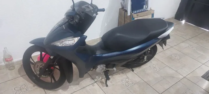 Biz 125 2025 completa 17mil está 3.800km