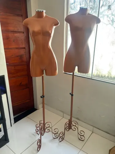 Manequim com suporte