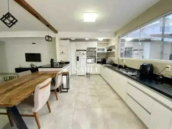 Casa com 4 Dormitórios, ampla com 165m², à venda por R$1.170.000 - Jardim Atlântico - Flor