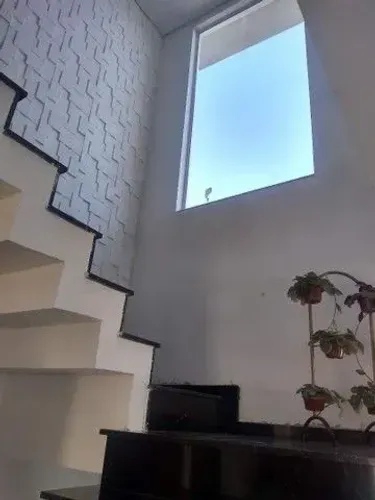 Sobrado à venda de 4 dormitórios, suíte e piscina - Chácara Flórida - Taubaté