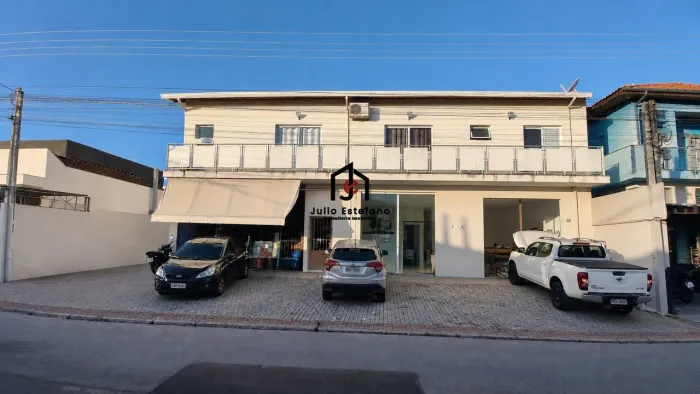 Prédio comercial no bairro Jardim dos Eucaliptos em Tremembé