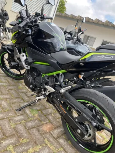 Kawasaki Z 400 2021