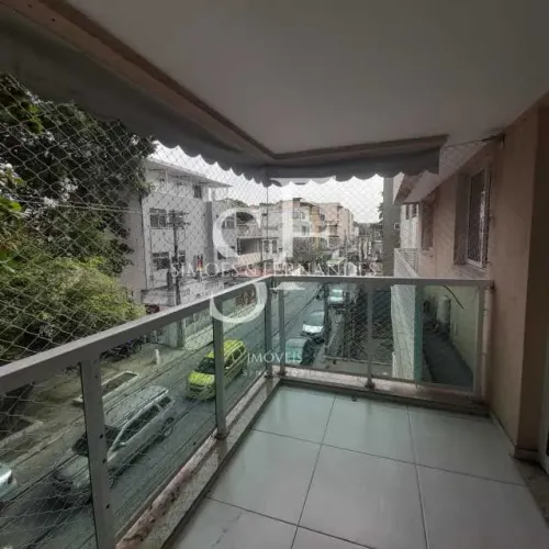 Tijuca - Rua Senador Furtado. Apartamento 2 quartos, 1 suíte, cozinha americana e 1 vaga.