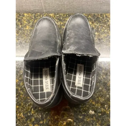Sapato masculino infantil de couro preto importado.