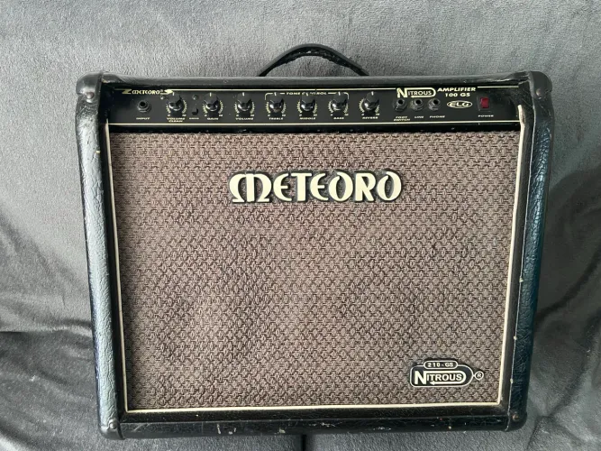 Caixa amplificada para guitarra METEORO NITROUS 210 GS