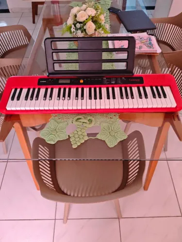Teclado Casio Casiotone CT-S200 Vermelho 