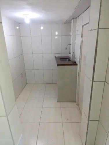 Casa em vila de um quarto sala pequena e cozinha e banheiro