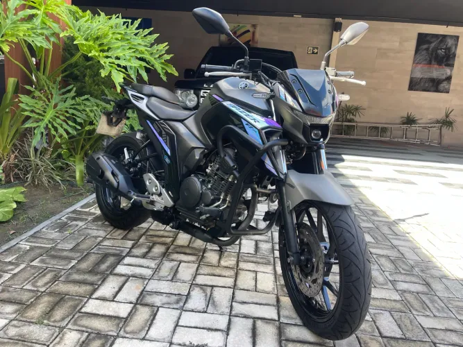 YAMAHA FZ25 FAZER ANO 2025 COM APENAS 12 MIL KMS IMPECÁVEL 