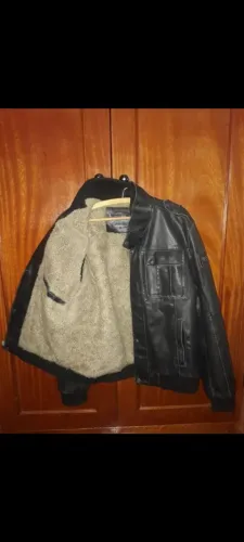 Jaqueta de Couro com interior em pelo de Carneiro da Calvin Klein Tamanho G