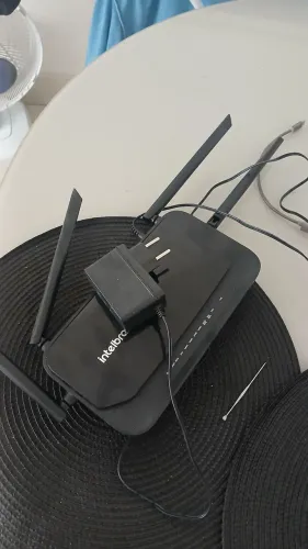 Vendo roteador intelbras novo faço entrega