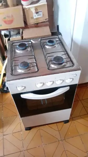 Fogão branco