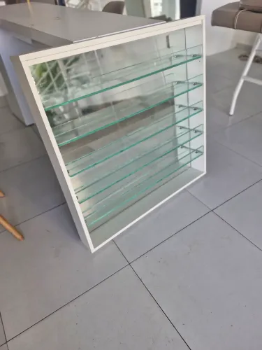 Expositor de esmalte com espelho