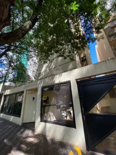 Locação - Apartamento na Zona 07 em Maringá