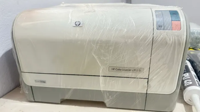 Impressora a Laser HP Color Jet CP1215 Colorida