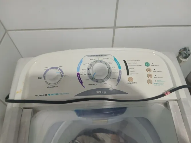 Máquina de lavar roupas Eletrolux